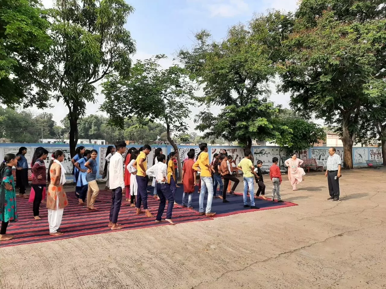 भोपाल डीईओ त्रिपाठी ने किया सीएम राइज स्कूल का निरीक्षण भोपाल डीईओ त्रिपाठी ने किया सीएम राइज स्कूल का निरीक्षण