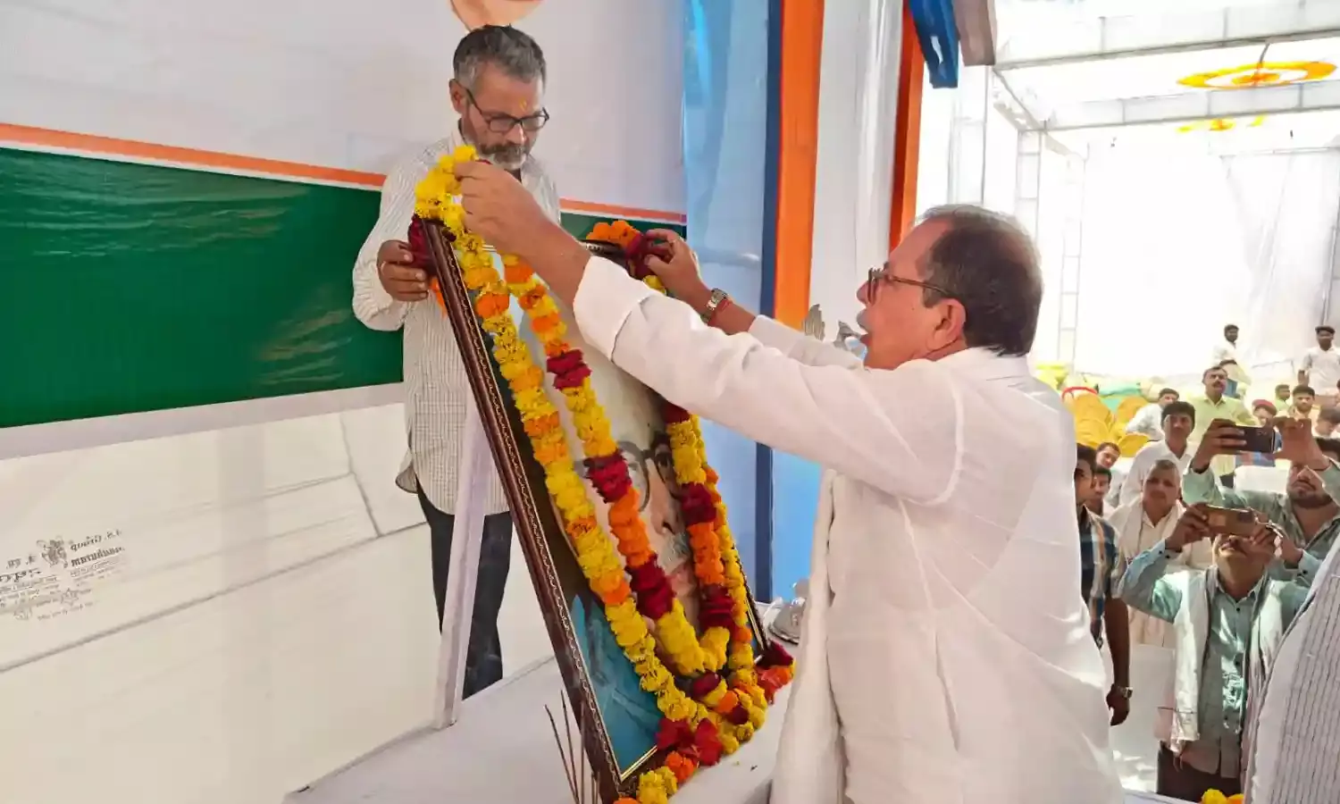 मध्य प्रदेश: दाऊ साहब के सहयोगियों को सम्मानित कर गौरवान्वित महसूस कर रहा हूं  -अजय सिंह राहुल