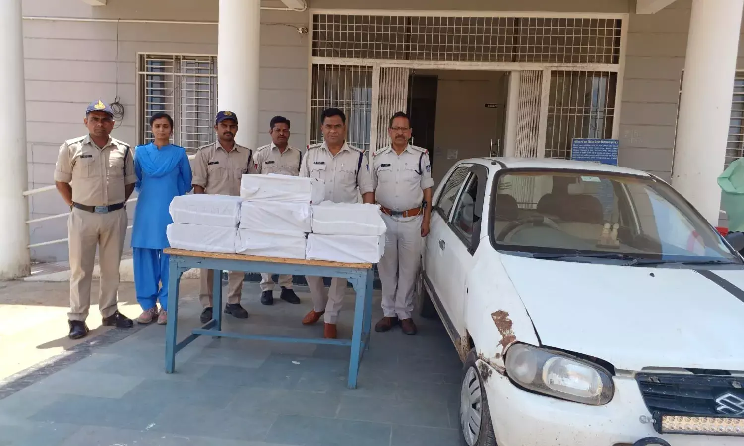 रैपुरा पुलिस ने जप्त की सात पेटी अवैध शराब