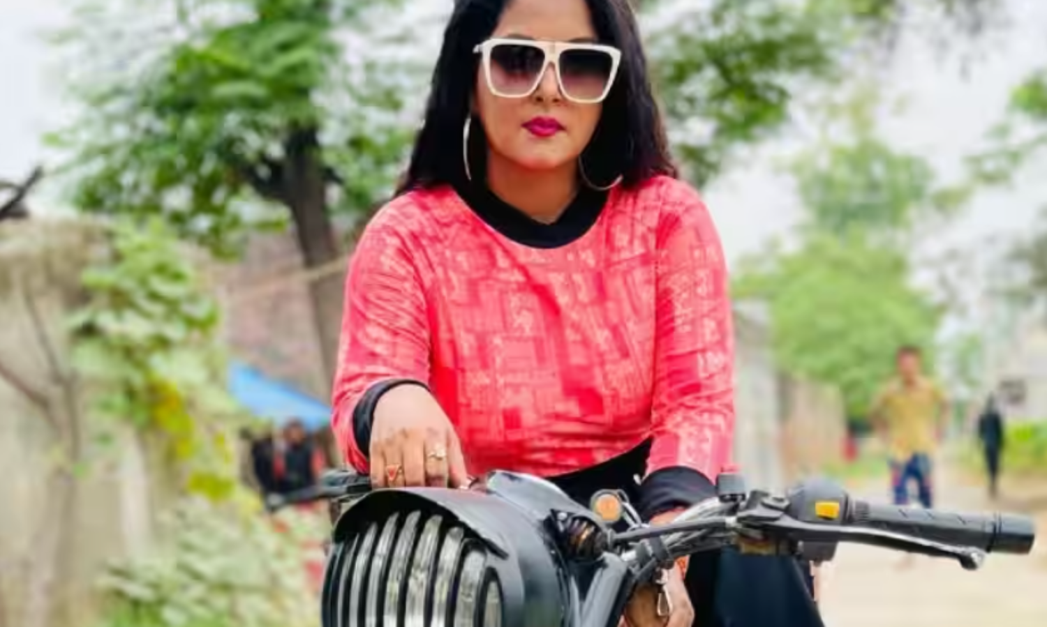 हॉट केक के नाम से मशहूर एक्ट्रेस अंजना सिंह के जानें दिलचस्प किस्से, एक्ट्रेस बनने के लिए कैसे करती थी शीशे के समाने प्रैक्टिस