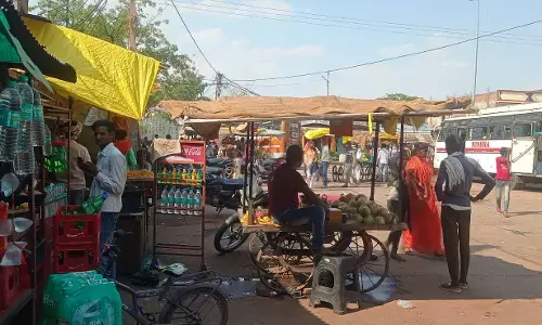 हांथ ठेला और आटो बनें बस स्टेैण्ड एवं सब्जी मण्डी में टै्रफिक जाम की वजह