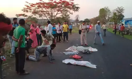 भीषण हादसे मेें चार मौत, डंपर ने मां-बेटी को रौंदा, ट्रैक्टर से गिरे अधेड़ और कार की टक्कर से बाइक सवार की मौत भीषण हादसे मेें चार मौत, डंपर ने मां-बेटी को रौंदा, ट्रैक्टर से गिरे अधेड़ और कार की टक्कर से बाइक सवार की मौत