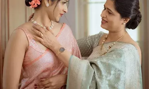 इस मदर्स डे अपनी मां को गिफ्ट करना चाहती हैं साड़ी तो, चुने हमेशा ट्रेंड में रहने वाली ये साड़ियां इस मदर्स डे अपनी मां को गिफ्ट करना चाहती हैं साड़ी तो, चुने हमेशा ट्रेंड में रहने वाली ये साड़ियां