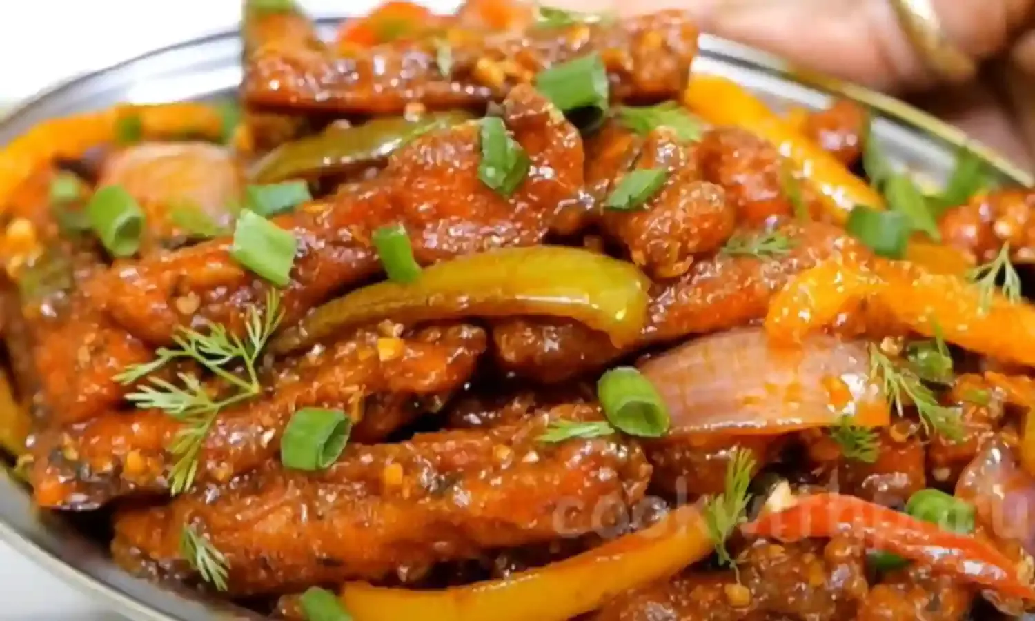 मिनटों में बनाएं क्रिस्पी और टेस्टी चिली पोटैटो, जानें आसान रेसिपी