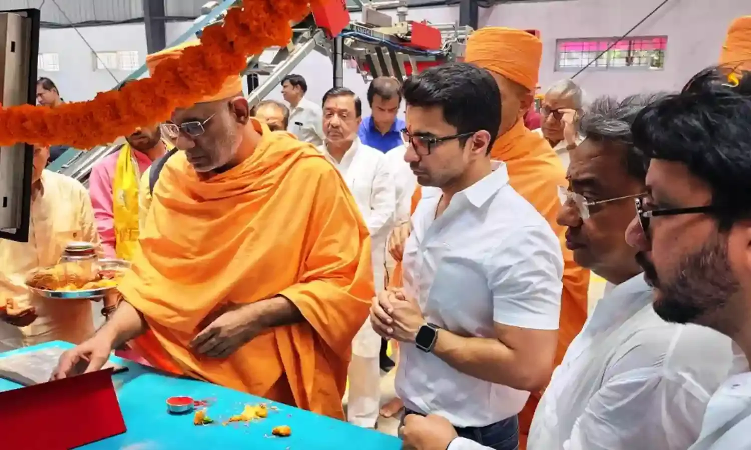 दैनिक भास्कर के मुंबई संस्करण की शुरुआत, संकष्टी के शुभ मुहूर्त पर हुई वैदिक विधि विधान से पूजा