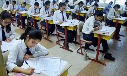 डेढ़ माह में पूरी हो पाई 3 लाख काॅपियाें की जाँच डेढ़ माह में पूरी हो पाई 3 लाख काॅपियाें की जाँच