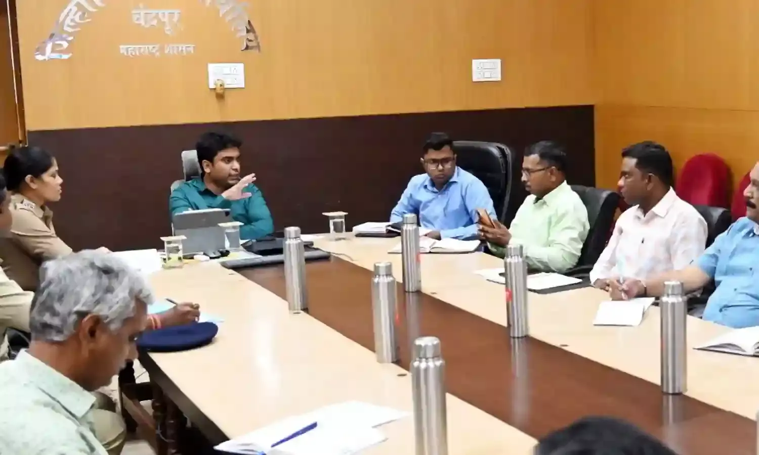 मादक पदार्थो की बिक्री और परिवहन करने वालों के खिलाफ कड़ी कार्रवाई करें : जिलाधिकारी