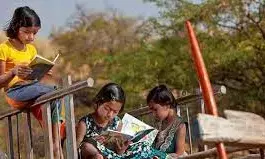 गर्मी की छुट्टियों में गाँव के बच्चों को सिखाएँगे कहानियाँ
