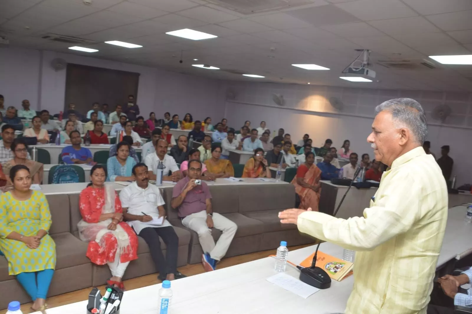 भोपाल: जल एवं भूमि प्रबंध संस्थान (वाल्मी) में शिक्षकों के लिए 6 दिवसीय कार्यशाला भोपाल: जल एवं भूमि प्रबंध संस्थान (वाल्मी) में शिक्षकों के लिए 6 दिवसीय कार्यशाला