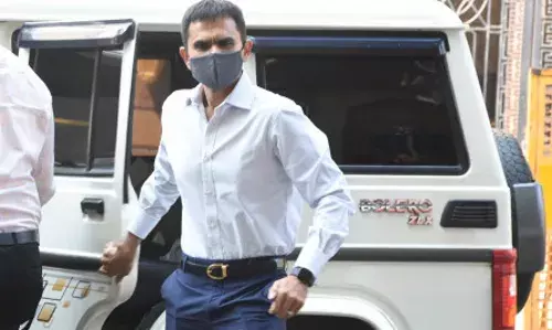 आर्यन मामले को लेकर एनसीबी मुंबई जोन के पूर्व चीफ समीर वानखेड़े के ठिकानों पर सीबीआई की रेड आर्यन मामले को लेकर एनसीबी मुंबई जोन के पूर्व चीफ समीर वानखेड़े के ठिकानों पर सीबीआई की रेड