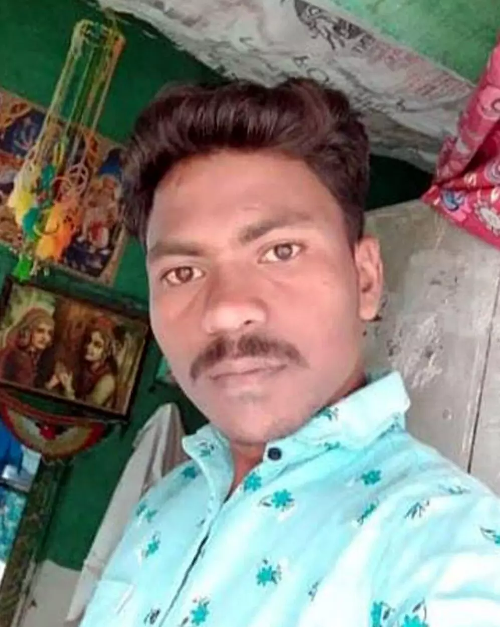 करंट लगने से 25 फीट ऊंचाई से गिरा मजदूर , मृत्यु करंट लगने से 25 फीट ऊंचाई से गिरा मजदूर , मृत्यु