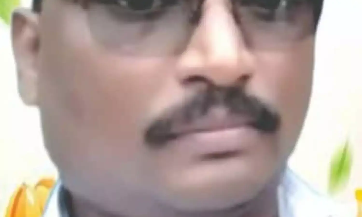 चालक का बीपी बढ़ा पलट गई बस, अस्पताल में मौत