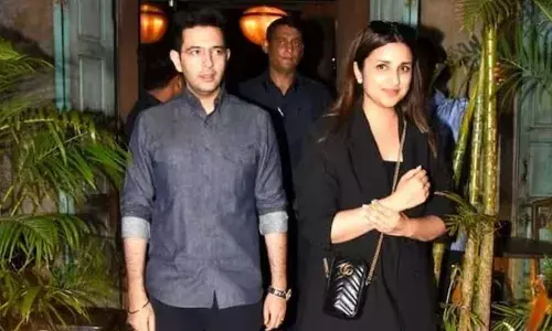 अपने जीवन के नए पड़ाव की शुरूआत करेंगे राघव-परिणीति, दिल्ली के कपूरथला हाउस में सगाई का फंक्शन हुआ शुरू, प्रियंका चोपड़ा समेत कई सेलेब्स हुए शामिल