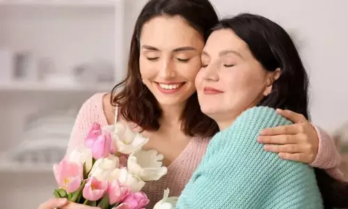 मदर्स डे के लिए नहीं है कोई प्लान? तो इस तरह दें अपनी मां को सरप्राइज