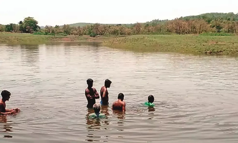कापरा तालाब में डूबा छात्र