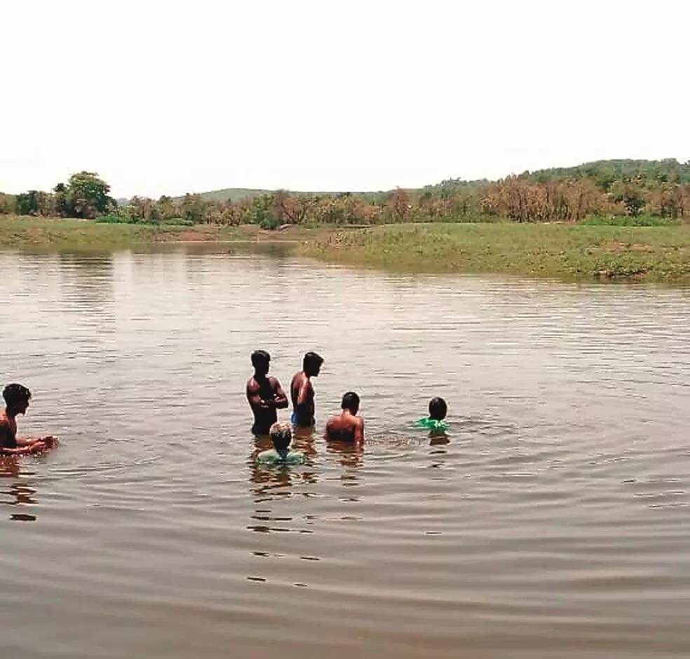 कापरा तालाब में डूबा छात्र कापरा तालाब में डूबा छात्र