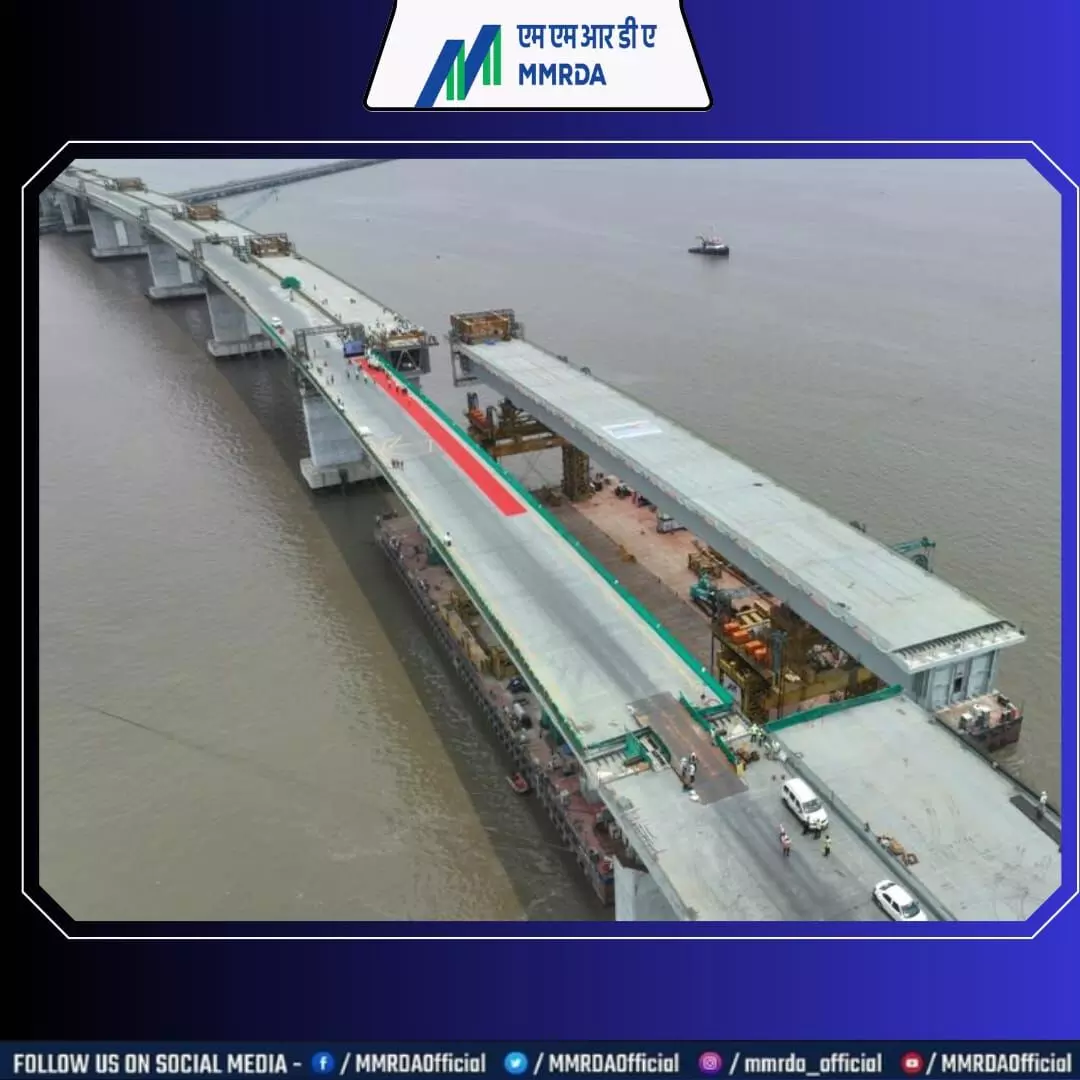 समुद्र की लहरों को चीर कर बन रहा देश का सबसे लंबा समुद्री ब्रिज समुद्र की लहरों को चीर कर बन रहा देश का सबसे लंबा समुद्री ब्रिज