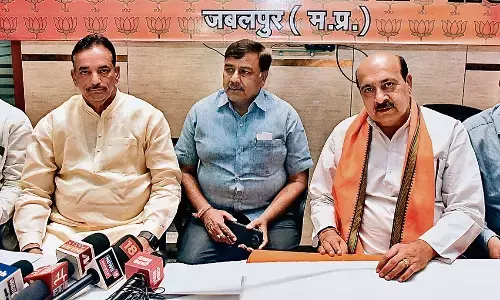 भाजपा नेताओं ने कहा- कांग्रेस अपने विधायकों और महापौर को देखे