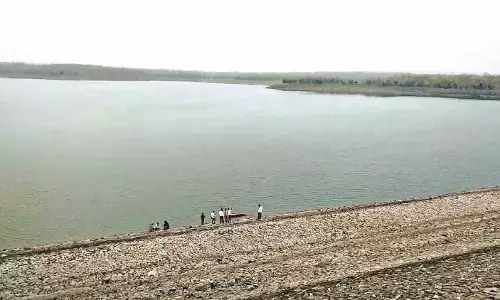 जिले में जलसंकट के आसार तेजी से घट रहा बांधों का जलस्तर जिले में जलसंकट के आसार तेजी से घट रहा बांधों का जलस्तर