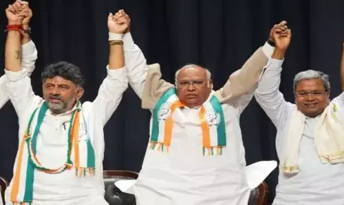 सीएम की रेस में पीछे छूट सकते है सिद्धारमैया,  कलह के बीच बीजेपी नेता सुधाकर ने किया सवाल सीएम की रेस में पीछे छूट सकते है सिद्धारमैया,  कलह के बीच बीजेपी नेता सुधाकर ने किया सवाल