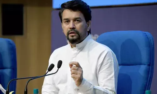 सूचना सेवा के अधिकारी संचार में नई तकनीक का उपयोग करें - अनुराग ठाकुर