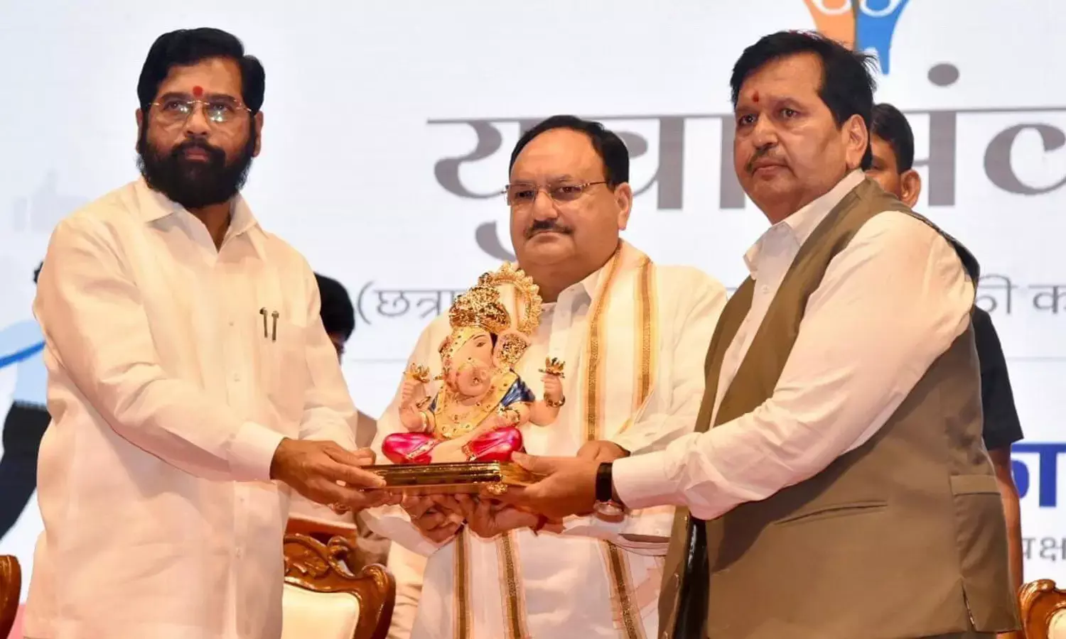 नड्डा से फडणवीस का वादा : महाराष्ट्र में नहीं चलेगा कर्नाटक पैर्टन – 48 से 42 सीटों पर दर्ज करेंगे जीत