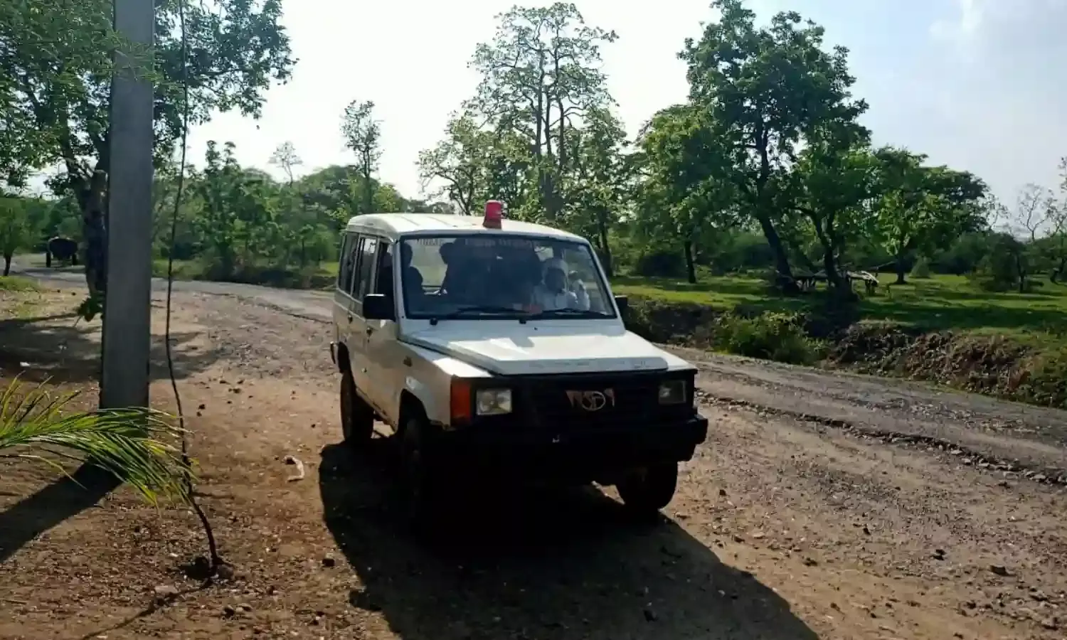 कबाड़ हो चुकी एंबुलेंस का पर्यटन के लिए हो रहा उपयोग