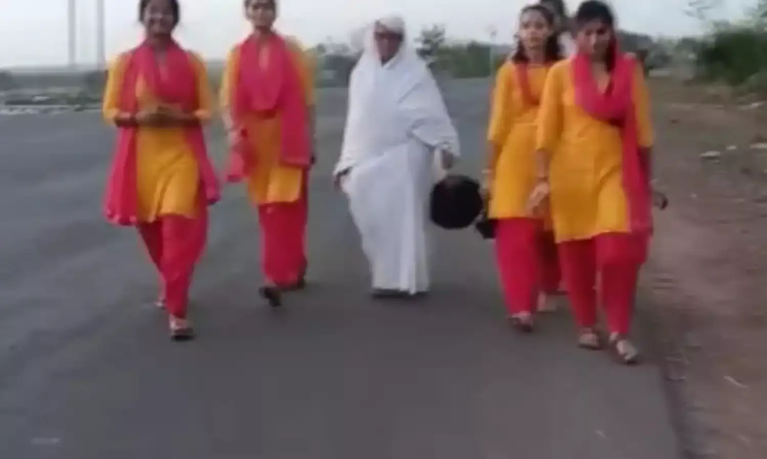 मन को मूल्यवान समझोगे तभी आनंद से जी पाओगे: समिति श्री