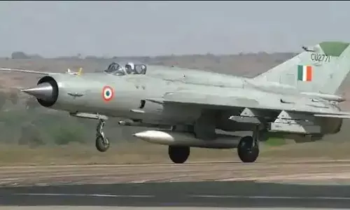 वायुसेना ने MIG-21 के पूरे बेड़े की उड़ान पर लगाई रोक, बढ़ते हादसों की वजह से लिया गया फैसला वायुसेना ने MIG-21 के पूरे बेड़े की उड़ान पर लगाई रोक, बढ़ते हादसों की वजह से लिया गया फैसला
