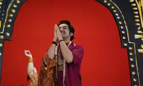 मध्यप्रदेश: साधु जी राम...जैसीनगर पहुंचे बागेश्वर धाम सरकार, हजारों लोगों ने की भव्य अगवानी मध्यप्रदेश: साधु जी राम...जैसीनगर पहुंचे बागेश्वर धाम सरकार, हजारों लोगों ने की भव्य अगवानी