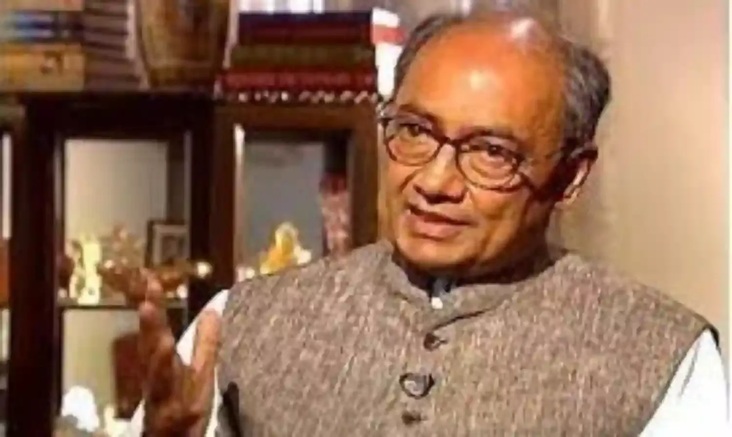 2000 रुपए के नोट पर सियासी घमासान जारी, दिग्विजय सिंह ने पीएम मोदी और अमित शाह से किए सवाल