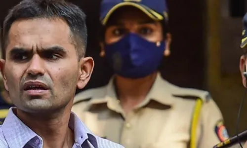 आर्यन खान ड्रग्स मामले में पूछताछ के लिए CBI कार्यालय पहुंचे समीर वानखेड़े