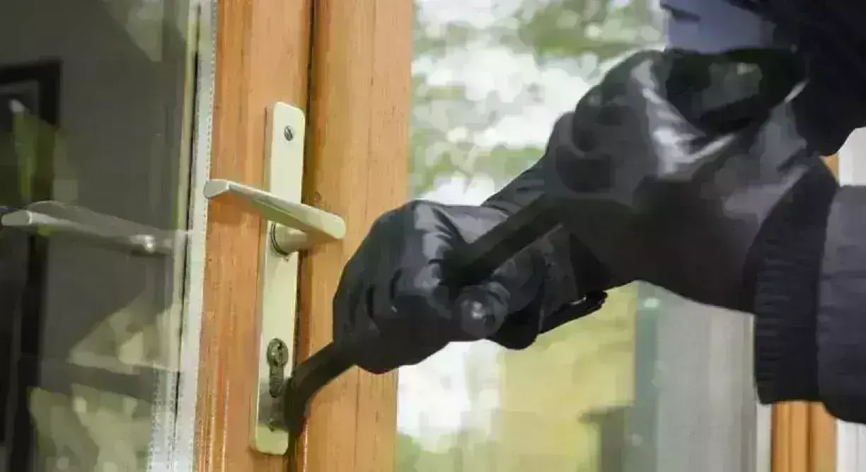 70 लाख नकद और आभूषण चोरी, मिली थी बीमा की रकम 70 लाख नकद और आभूषण चोरी, मिली थी बीमा की रकम