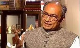 2000 रुपए के नोट पर सियासी घमासान जारी, दिग्विजय सिंह ने पीएम मोदी और अमित शाह से किए सवाल 2000 रुपए के नोट पर सियासी घमासान जारी, दिग्विजय सिंह ने पीएम मोदी और अमित शाह से किए सवाल