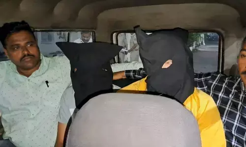 सीडीसीसी बैंक अध्यक्ष रावत पर हमले के मामले में कांग्रेस पदाधिकारी छोटे भाई सहित गिरफ्तार सीडीसीसी बैंक अध्यक्ष रावत पर हमले के मामले में कांग्रेस पदाधिकारी छोटे भाई सहित गिरफ्तार