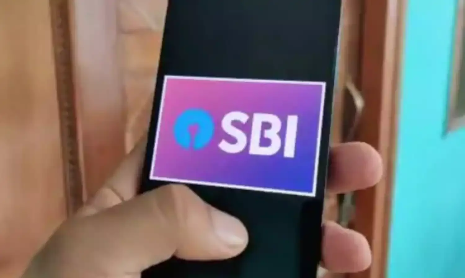 जानिए क्या है एसबीआई यूजर के पास अकाउंट अस्थाई रूप से लॉक होने से जुड़े मैसेज की सच्चाई?