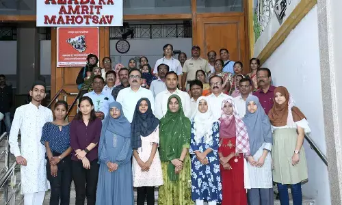 मनपा स्कूलों का 95.58 % परिणाम, बेटियों ने मारी बाजी मनपा स्कूलों का 95.58 % परिणाम, बेटियों ने मारी बाजी