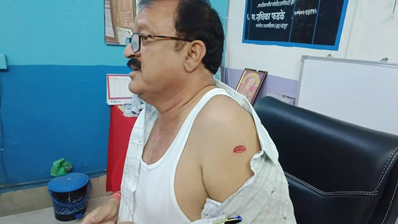 रावत पर फायरिंग के लिए इस्तेमाल की गई पिस्तौल और कार जब्त रावत पर फायरिंग के लिए इस्तेमाल की गई पिस्तौल और कार जब्त