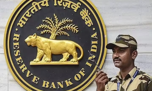2 हजार रु की नोटबदली पर आरबीआई पर बढ़ा काम का प्रेशर, दिन-रात करना पड़ रहा है काम, जानिए क्या है वजह?