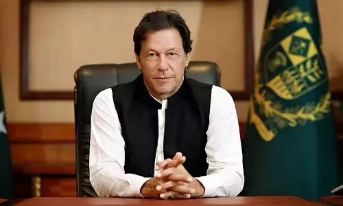 पाकिस्तान में चली लंबी राजनीतिक जंग के बाद इमरान खान ने शहबाज सरकार से की बातचीत की अपील