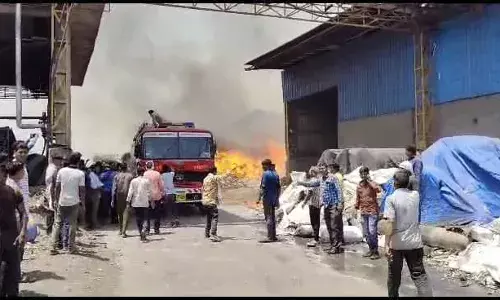 भुसावल की पेपर मिल में अचानक लगी आग, करोड़ों का माल जलकर हुआ खाक