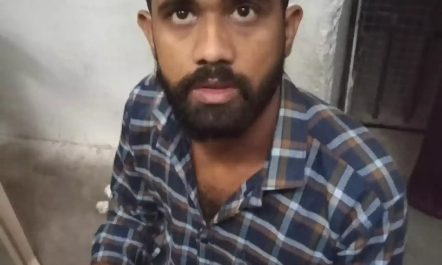 भतीजे ने ताबड़तोड़ फायरिंग कर दो चाचाओं की ली जान, दादी को किया घायल