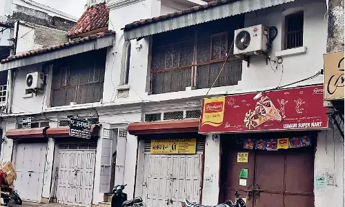 आधा सैकड़ा से अधिक जिंदा कारतूस जब्त,एनआईए टीम ने अिधवक्ता के घर दी थी दबिश आधा सैकड़ा से अधिक जिंदा कारतूस जब्त,एनआईए टीम ने अिधवक्ता के घर दी थी दबिश