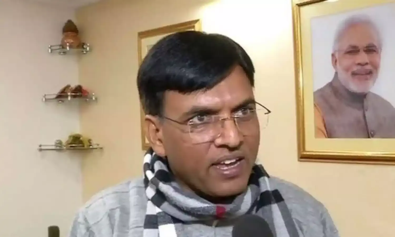 भारत में हिंदी में राष्ट्रीय व्यवहार हो, इसकी कोशिश हो रही है- डाॅ मांडविया