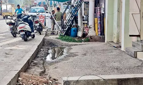 जितने दिनों में फ्लाईओवर तैयार हो जाते हैं उतने वक्त में बना पाए सड़क का टुकड़ा