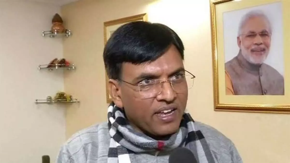 भारत में हिंदी में राष्ट्रीय व्यवहार हो, इसकी कोशिश हो रही है- डाॅ मांडविया भारत में हिंदी में राष्ट्रीय व्यवहार हो, इसकी कोशिश हो रही है- डाॅ मांडविया