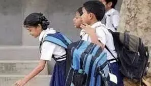 स्कूल खुलने के पहले दिन मिलेगा एक गणवेश स्कूल खुलने के पहले दिन मिलेगा एक गणवेश