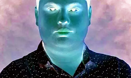 कर्ज से परेशान युवा व्यवसायी ने खुद के सिर में मारी गोली, मौत कर्ज से परेशान युवा व्यवसायी ने खुद के सिर में मारी गोली, मौत