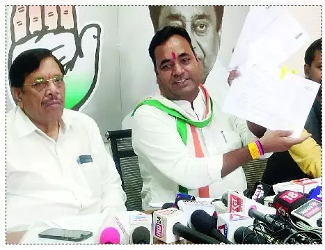 मध्य प्रदेश: कांग्रेस का आरोप- मंत्री भूपेन्द्र सिंह ने बनाई अनुपातहीन संपत्ति, पूछा- कैसे हुई 33 गुना वृद्धि मध्य प्रदेश: कांग्रेस का आरोप- मंत्री भूपेन्द्र सिंह ने बनाई अनुपातहीन संपत्ति, पूछा- कैसे हुई 33 गुना वृद्धि