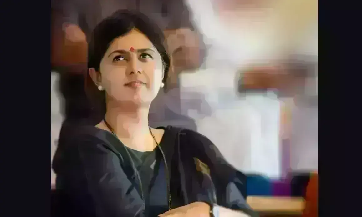 पंकजा मुंडे ने कहा - मैं भाजपा की हूं, लेकिन भाजपा मेरी पार्टी नहीं